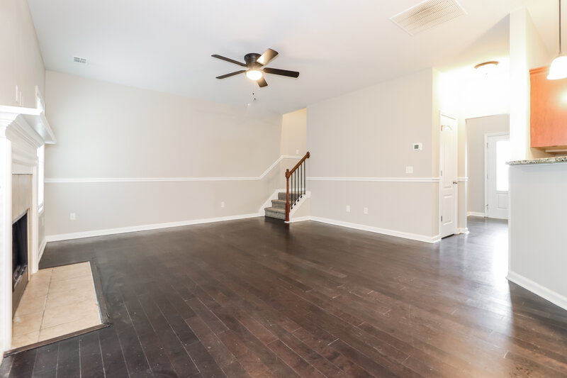 0/Mo, 2878 Suttonwood Way Buford, GA 30519 Living Room View 2