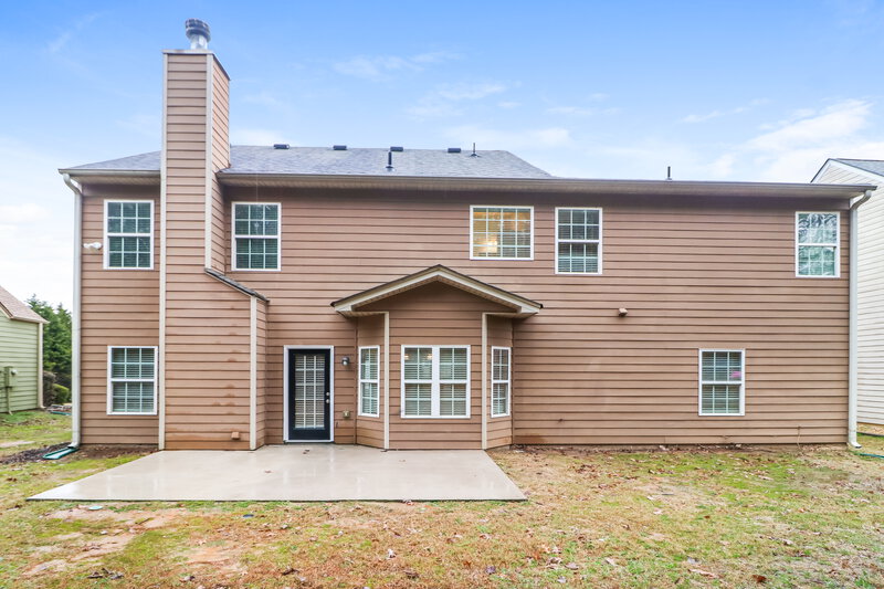 0/Mo, 2878 Suttonwood Way Buford, GA 30519 Rear View