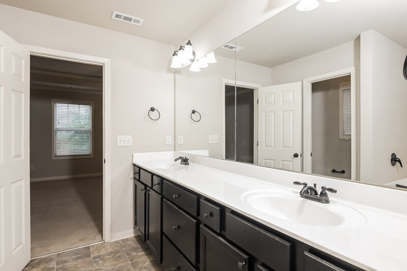 1,945/Mo, 1337 Avington Glen Way Lawrenceville, GA 30045 Main Bathroom View