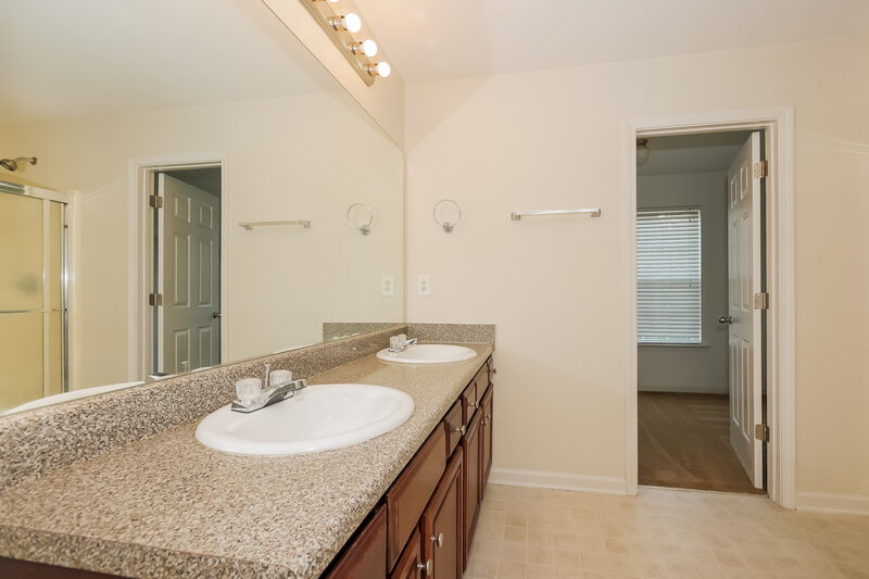 2,155/Mo, 1116 Corkscrew Way Villa Rica, GA 30180 Main Bathroom View