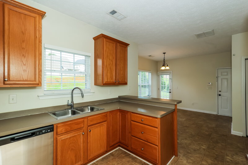 1,855/Mo, 27 Palladio Way Newnan, GA 30263 Kitchen View 2