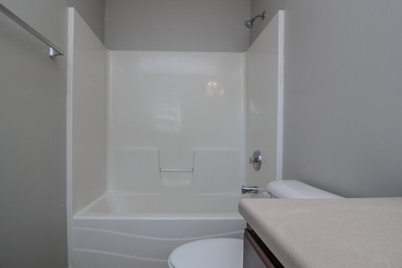 2,285/Mo, 59 Kentucky Ave Sharpsburg, GA 30277 Bathroom View 3