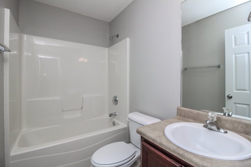 2,285/Mo, 59 Kentucky Ave Sharpsburg, GA 30277 Bathroom View 5