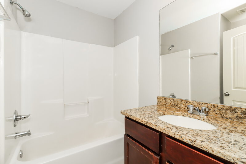 1,970/Mo, 46 Hamilton Blvd NW Cartersville, GA 30120 Bathroom View