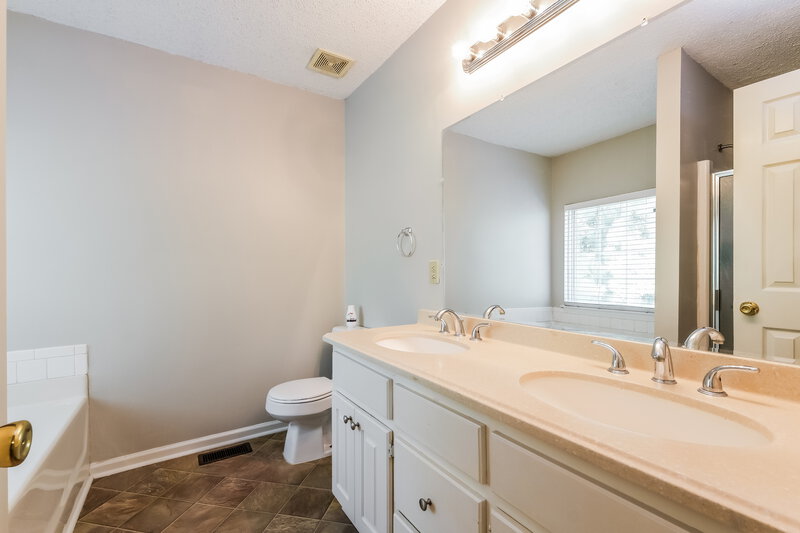 2,780/Mo, 2991 Dalton Ln Austell, GA 30106 Main Bathroom View