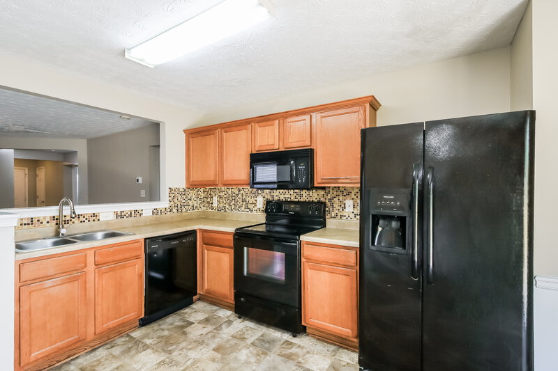 1,885/Mo, 460 Little Creek Rd Lawrenceville, GA 30045 Kitchen View