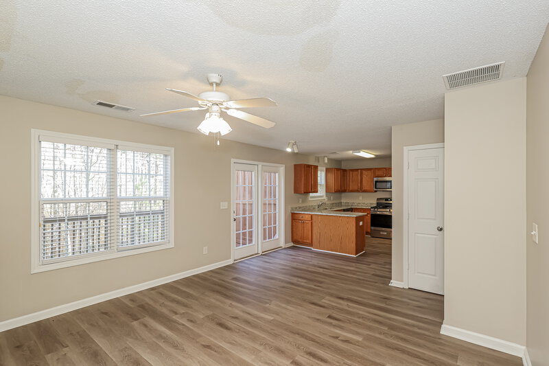 1,800/Mo, 255 Bainbridge Cir Dallas, GA 30132 Living Room View 2