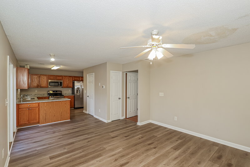 1,800/Mo, 255 Bainbridge Cir Dallas, GA 30132 Living Room View 3