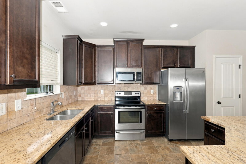 2,155/Mo, 1215 Nottley Dr Locust Grove, GA 30248 Kitchen View
