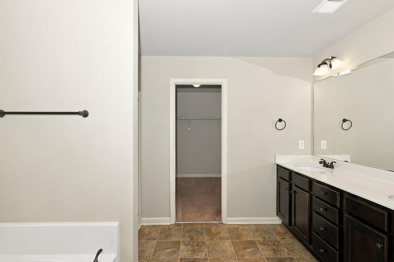 2,155/Mo, 1215 Nottley Dr Locust Grove, GA 30248 Primary Bathroom View