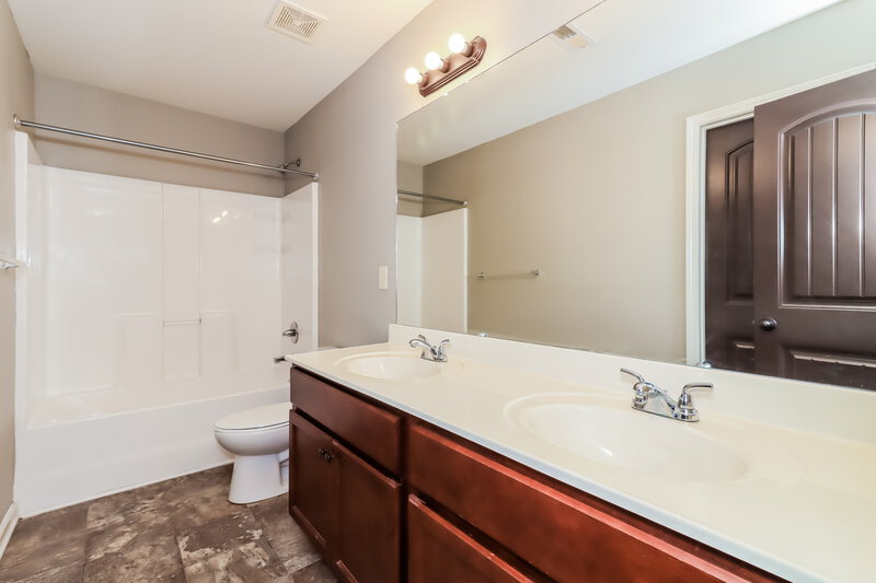 2,225/Mo, 2097 Juniper Ives Ct Grayson, GA 30017 Bathroom View