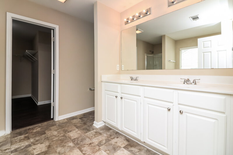 2,485/Mo, 2890 Centerglen Ln Cumming, GA 30040 Main Bathroom View
