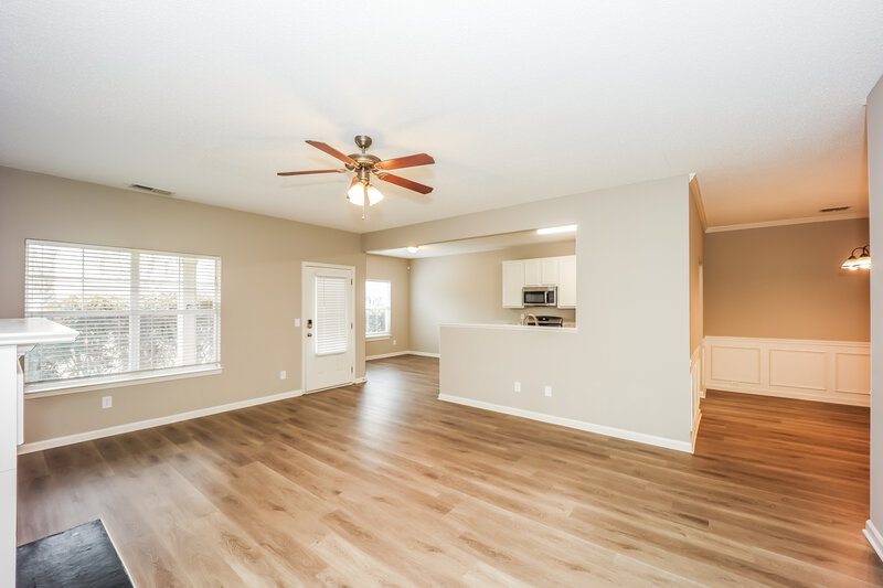 2,195/Mo, 171 Stillwood Dr Newnan, GA 30265 Living Room View 3