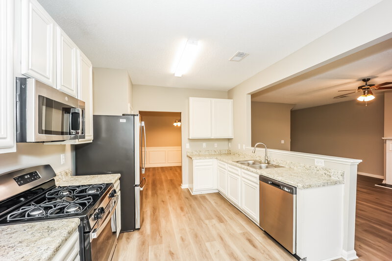 2,195/Mo, 171 Stillwood Dr Newnan, GA 30265 Kitchen View