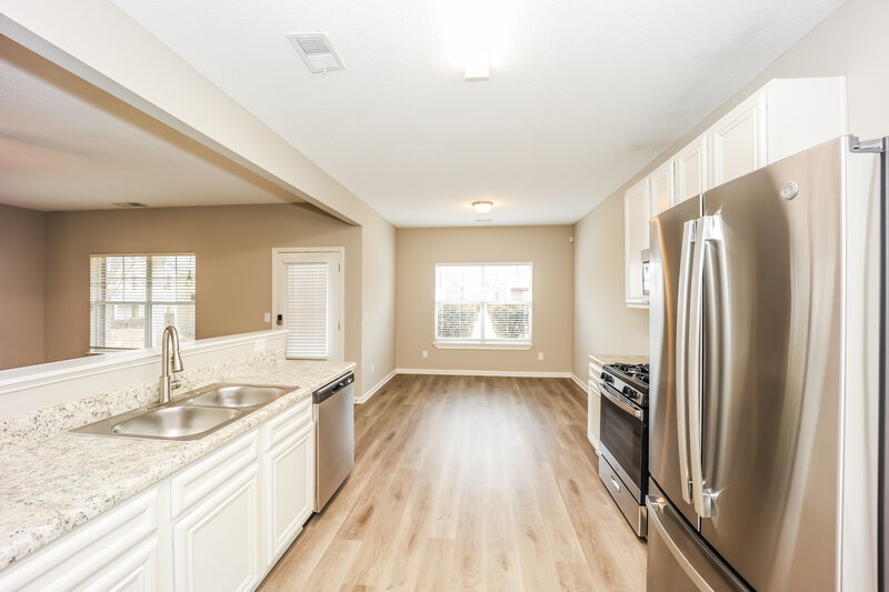 2,195/Mo, 171 Stillwood Dr Newnan, GA 30265 Kitchen View 2