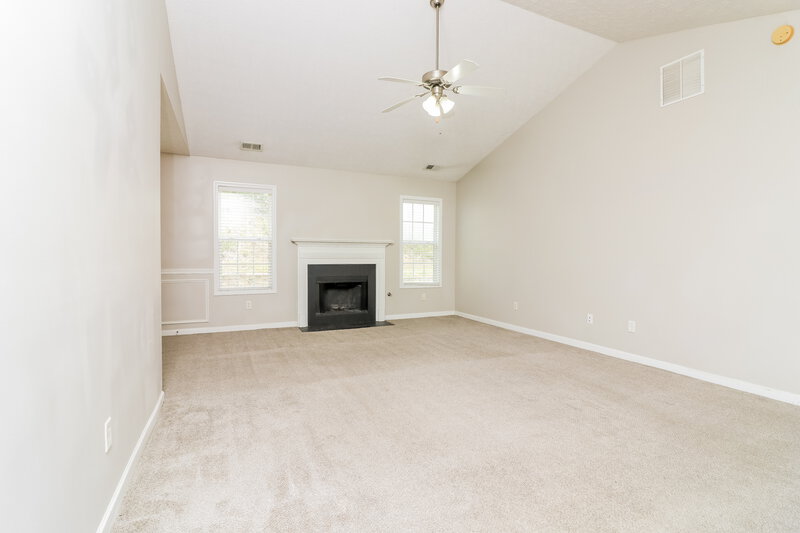 0/Mo, 226 Overlook Ct Dallas, GA 30157 Living Room View 2