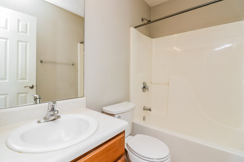 0/Mo, 226 Overlook Ct Dallas, GA 30157 Bathroom View