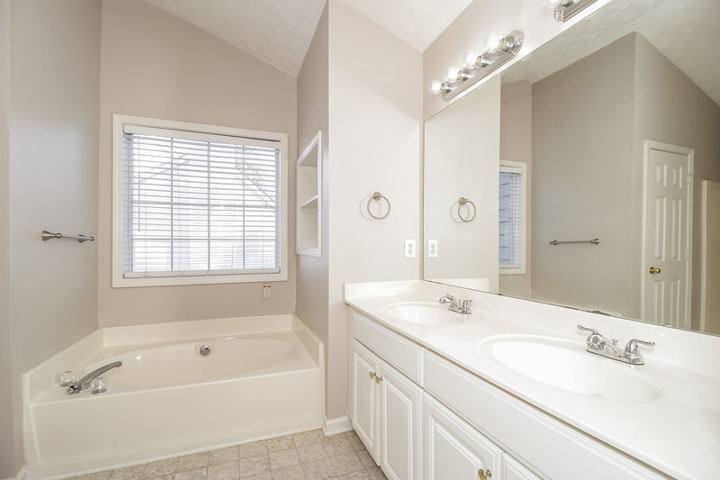 2,365/Mo, 4505 Legend Hollow Ln Powder Springs, GA 30127 Main Bathroom View 2