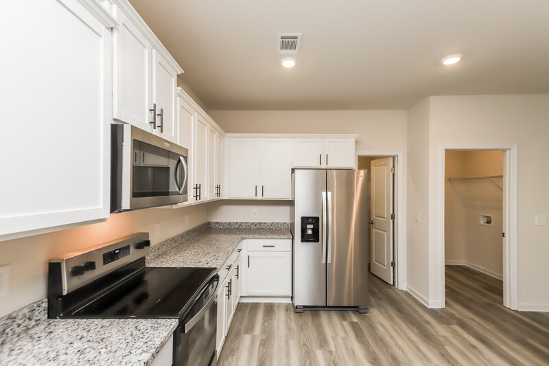 1,740/Mo, 483 Prescott Way Villa Rica, GA 30180 Kitchen View 2