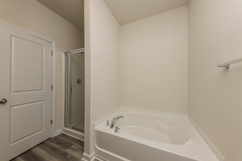 1,740/Mo, 483 Prescott Way Villa Rica, GA 30180 Main Bathroom View 2