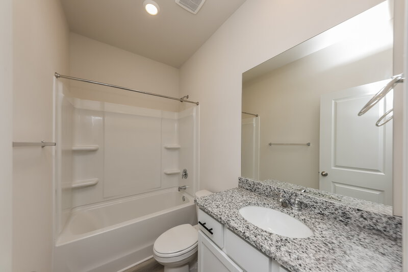 1,740/Mo, 483 Prescott Way Villa Rica, GA 30180 Bathroom View