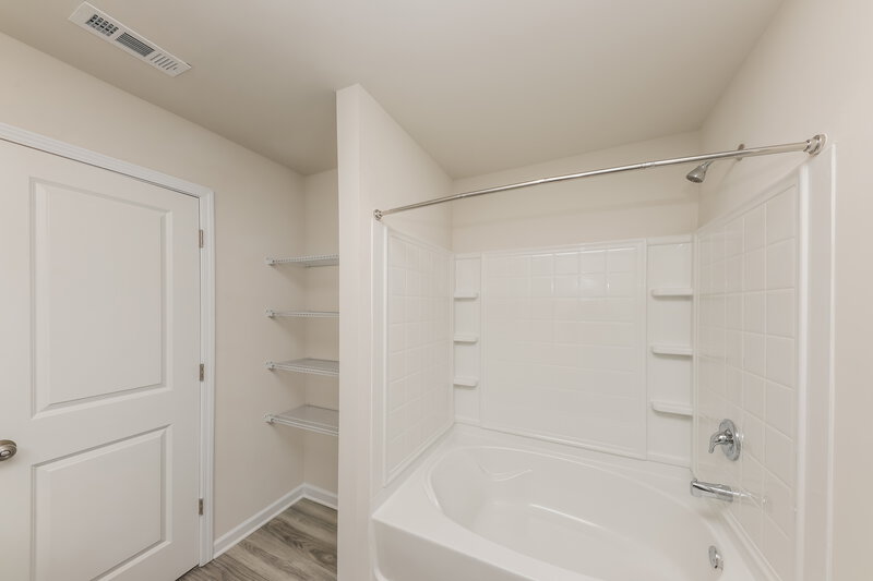 1,770/Mo, 481 Prescott Way Villa Rica, GA 30180 Main Bathroom View 2