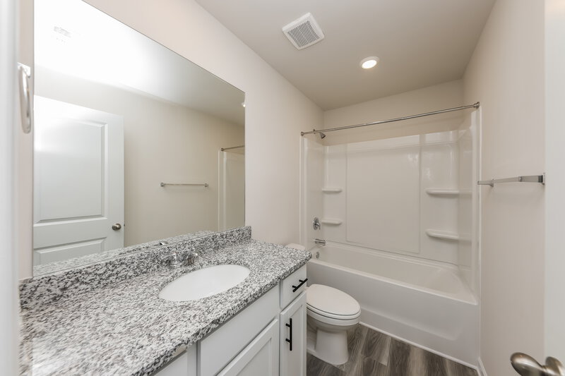 1,770/Mo, 481 Prescott Way Villa Rica, GA 30180 Bathroom View