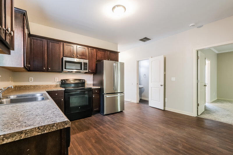 1,855/Mo, 534 Lobdale Falls Dr Lawrenceville, GA 30045 Kitchen View