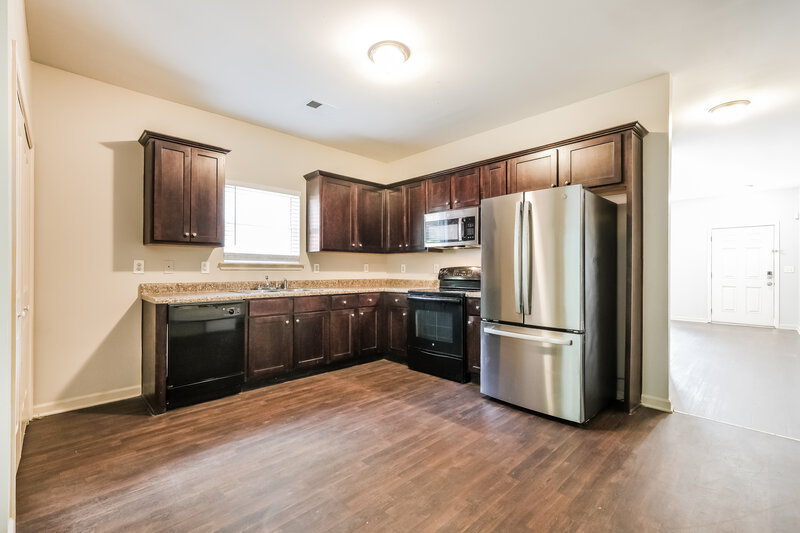 1,855/Mo, 534 Lobdale Falls Dr Lawrenceville, GA 30045 Kitchen View 2