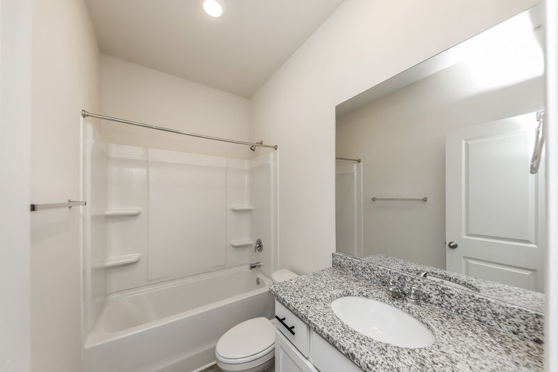 1,820/Mo, 471 Prescott Way Villa Rica, GA 30180 Bathroom View