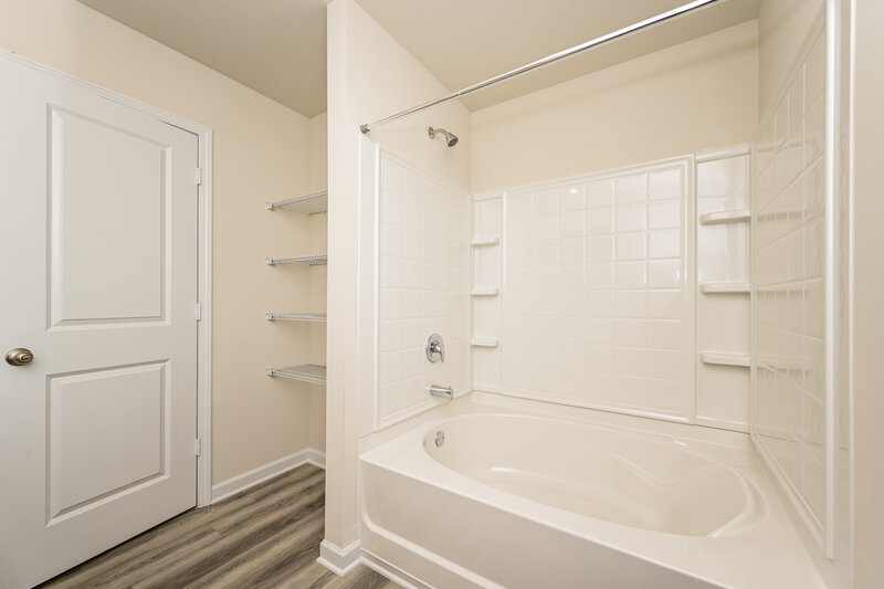 2,050/Mo, 284 Limestone Cir Conyers, GA 30013 Main Bathroom View 2