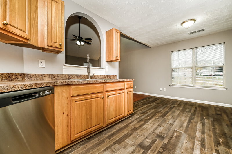 1,815/Mo, 420 Spring Lake Ter Covington, GA 30016 Kitchen View 2