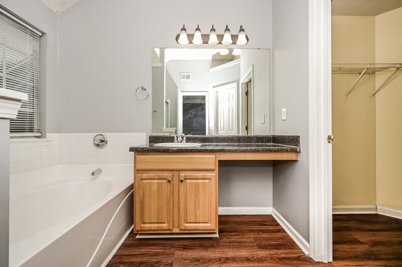 1,815/Mo, 420 Spring Lake Ter Covington, GA 30016 Main Bathroom View 2