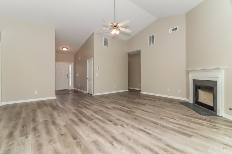 2,025/Mo, 371 Oakhaven Way Villa Rica, GA 30180 Living Room View 2