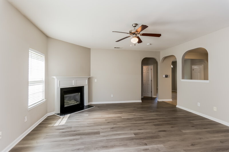 2,180/Mo, 24 Birch St Hiram, GA 30141 Living Room View