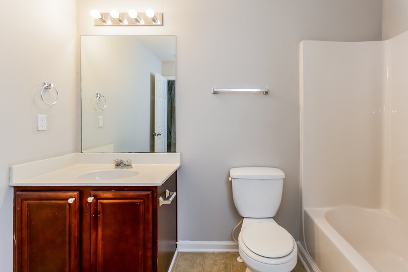 2,180/Mo, 24 Birch St Hiram, GA 30141 Bathroom View