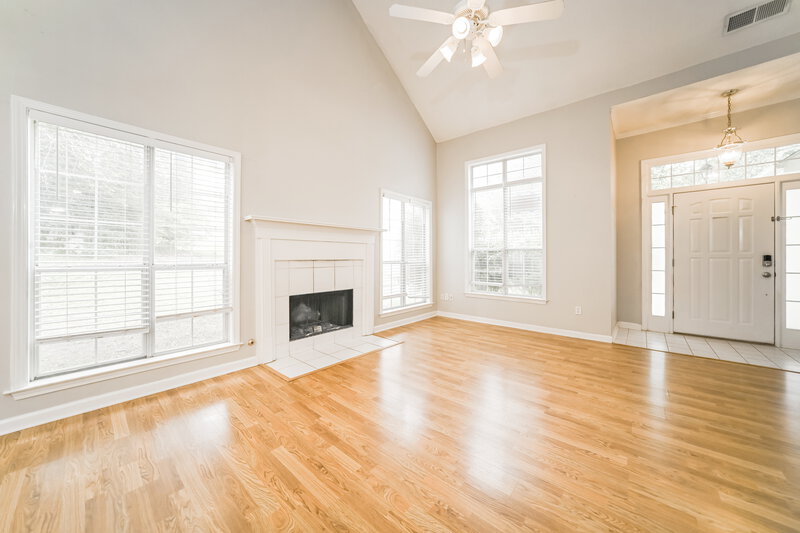 2,025/Mo, 23 Woodmere Newnan, GA 30265 Living Room View