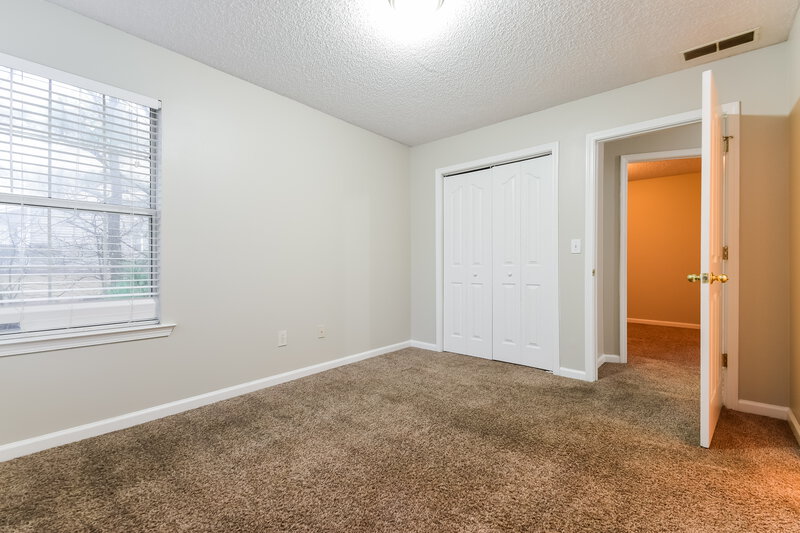 2,225/Mo, 402 Gresham Dr Stockbridge, GA 30281 Bedroom View 2