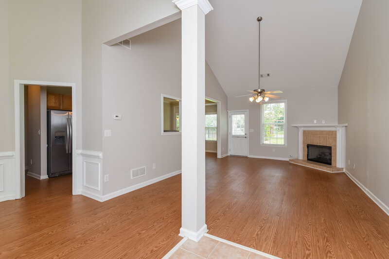 2,180/Mo, 3316 Pate Creek Vw Snellville, GA 30078 Living Room View