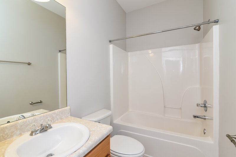 2,180/Mo, 3316 Pate Creek Vw Snellville, GA 30078 Bathroom View