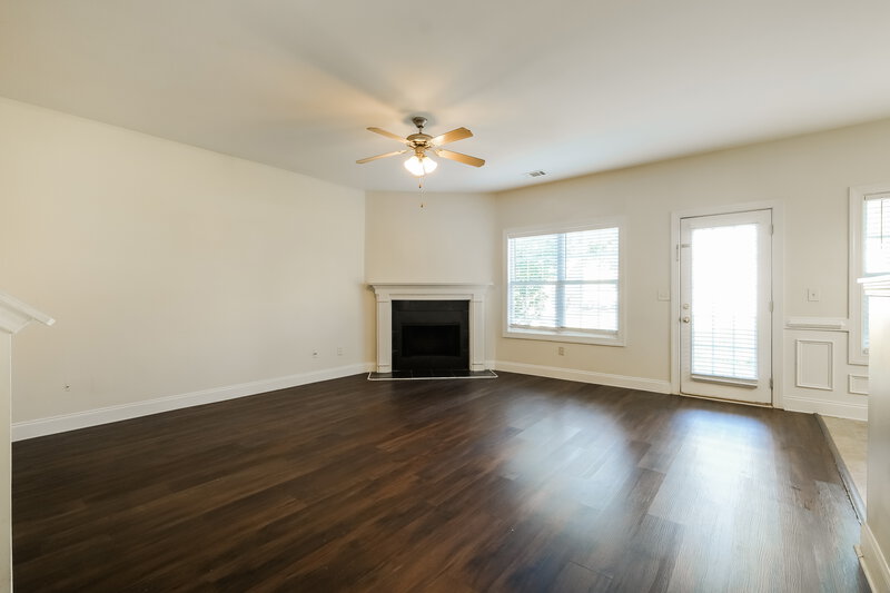 2,010/Mo, 2006 Barberry Dr Buford, GA 30519 Living Room View 2