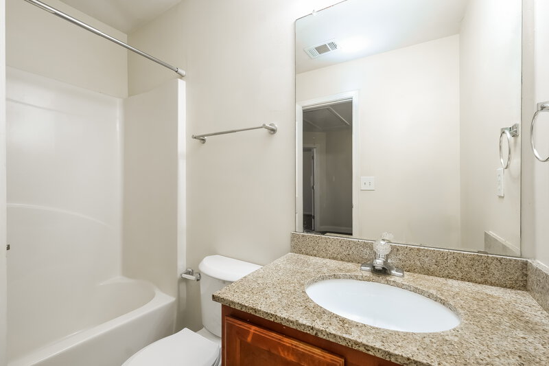 2,010/Mo, 2006 Barberry Dr Buford, GA 30519 Bathroom View