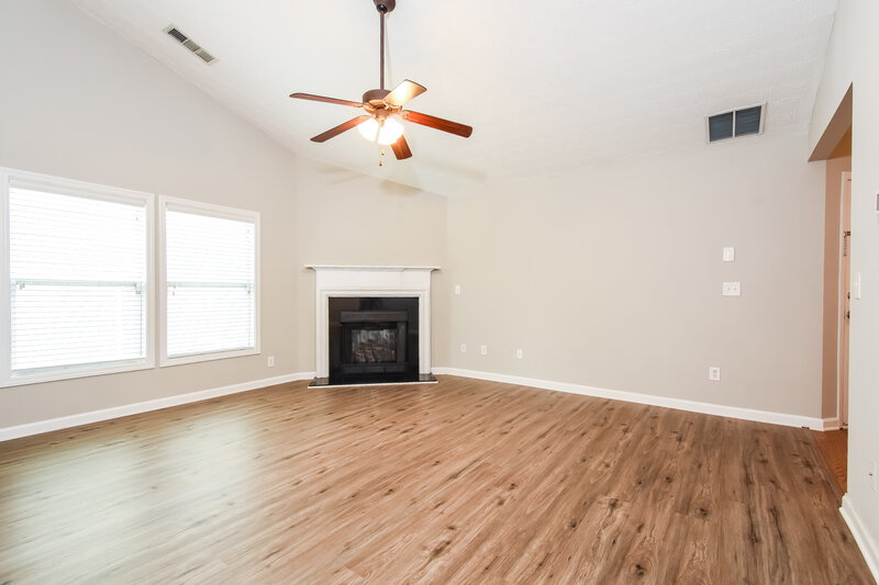 1,935/Mo, 210 Winterbury Dr Canton, GA 30114 Living Room View