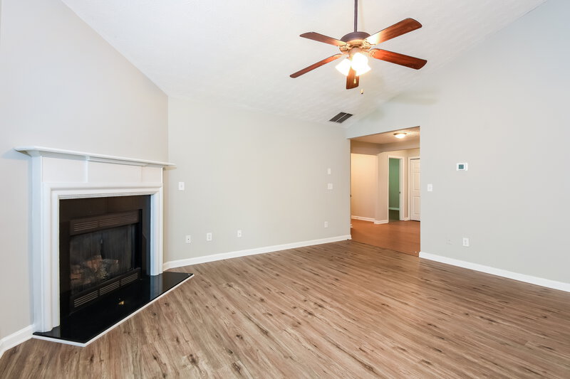 1,935/Mo, 210 Winterbury Dr Canton, GA 30114 Living Room View 2