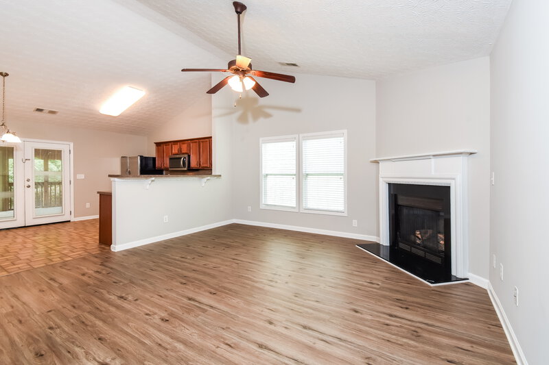 1,935/Mo, 210 Winterbury Dr Canton, GA 30114 Living Room View 3