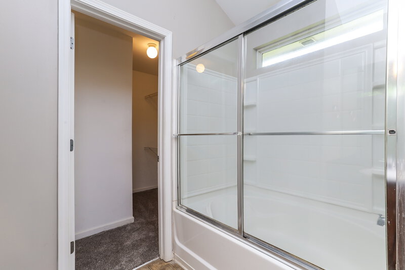 1,930/Mo, 137 Centerra Springs Dr McDonough, GA 30253 Main Bathroom View 2