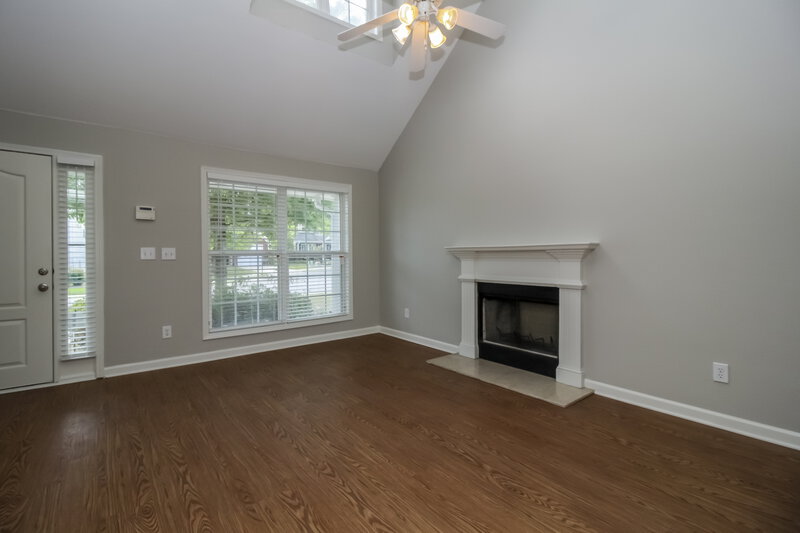 1,570/Mo, 6594 White Walnut Way Braselton, GA 30517 Living Room View