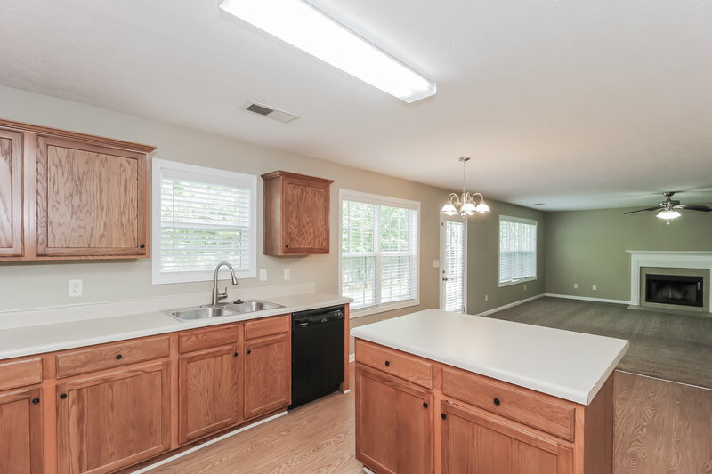 2,790/Mo, 237 Overlook Dr Dallas, GA 30157 Kitchen View 2