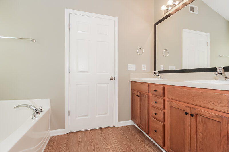 2,790/Mo, 237 Overlook Dr Dallas, GA 30157 Main Bathroom View