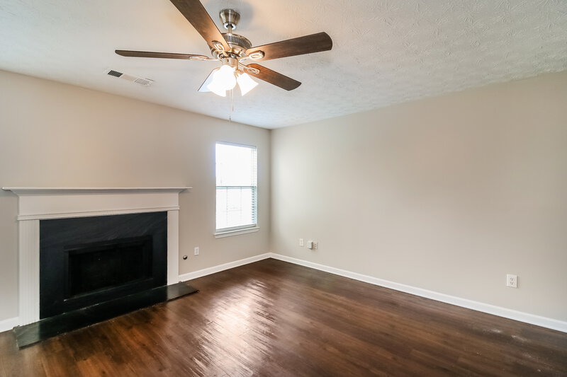 0/Mo, 604 Mohawk Cir Stockbridge, GA 30281 Family Room View